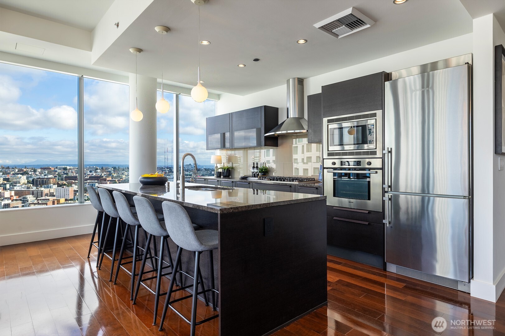 737 Olive Way #3702, Seattle, WA 98101