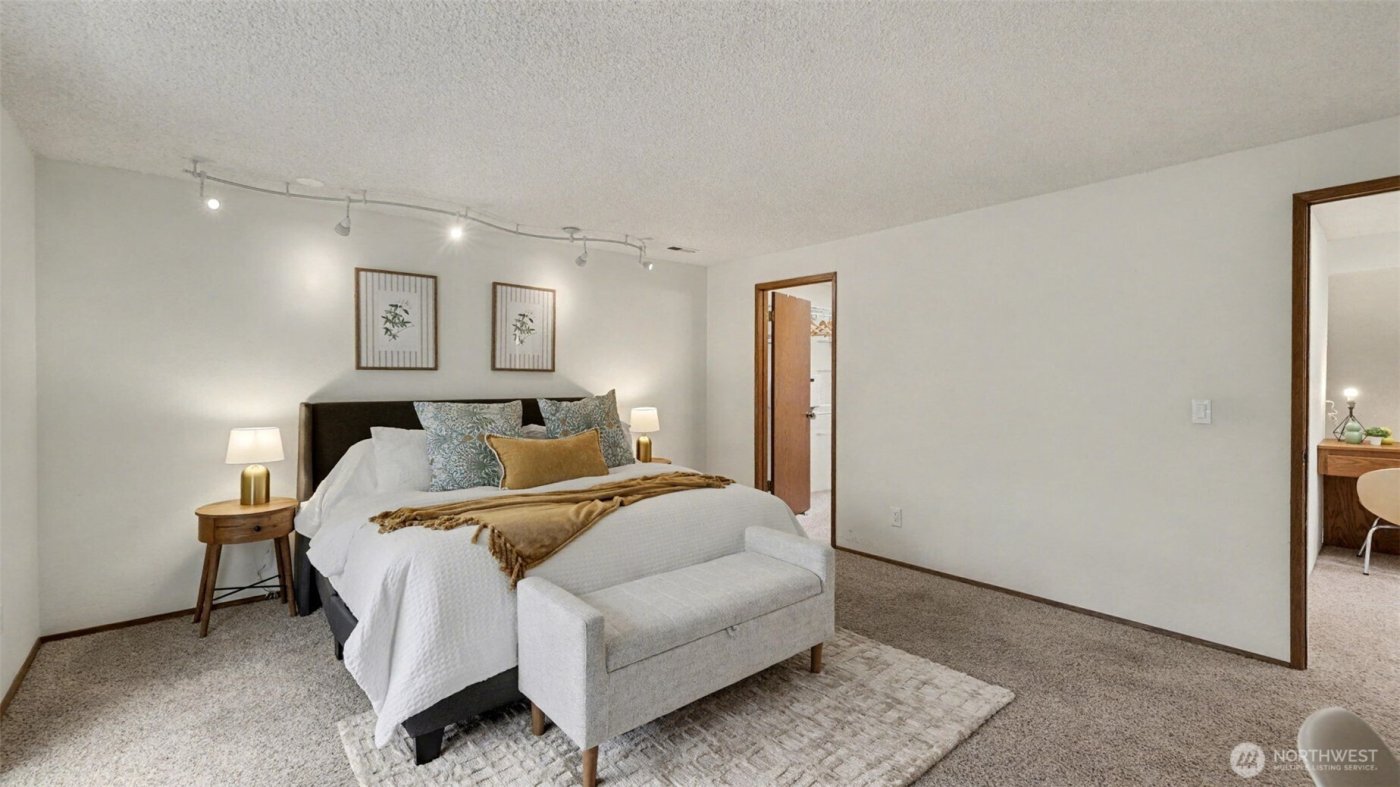 26118 147th Place SE, Kent, WA 98042