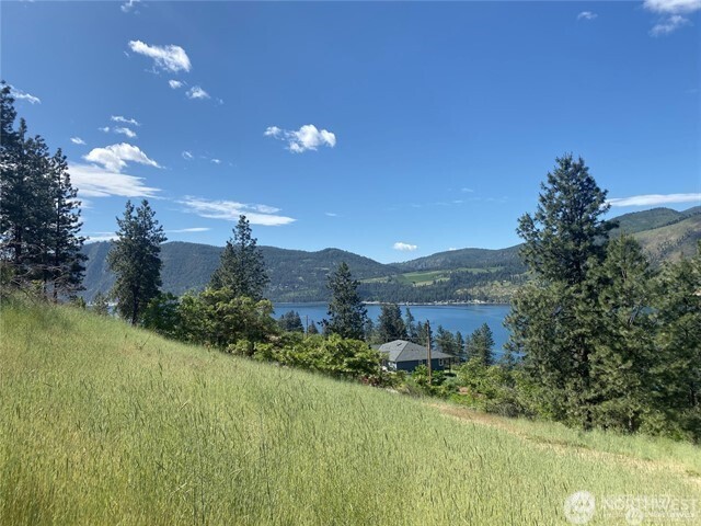 2524 Lakeshore Drive , Manson, WA 98831