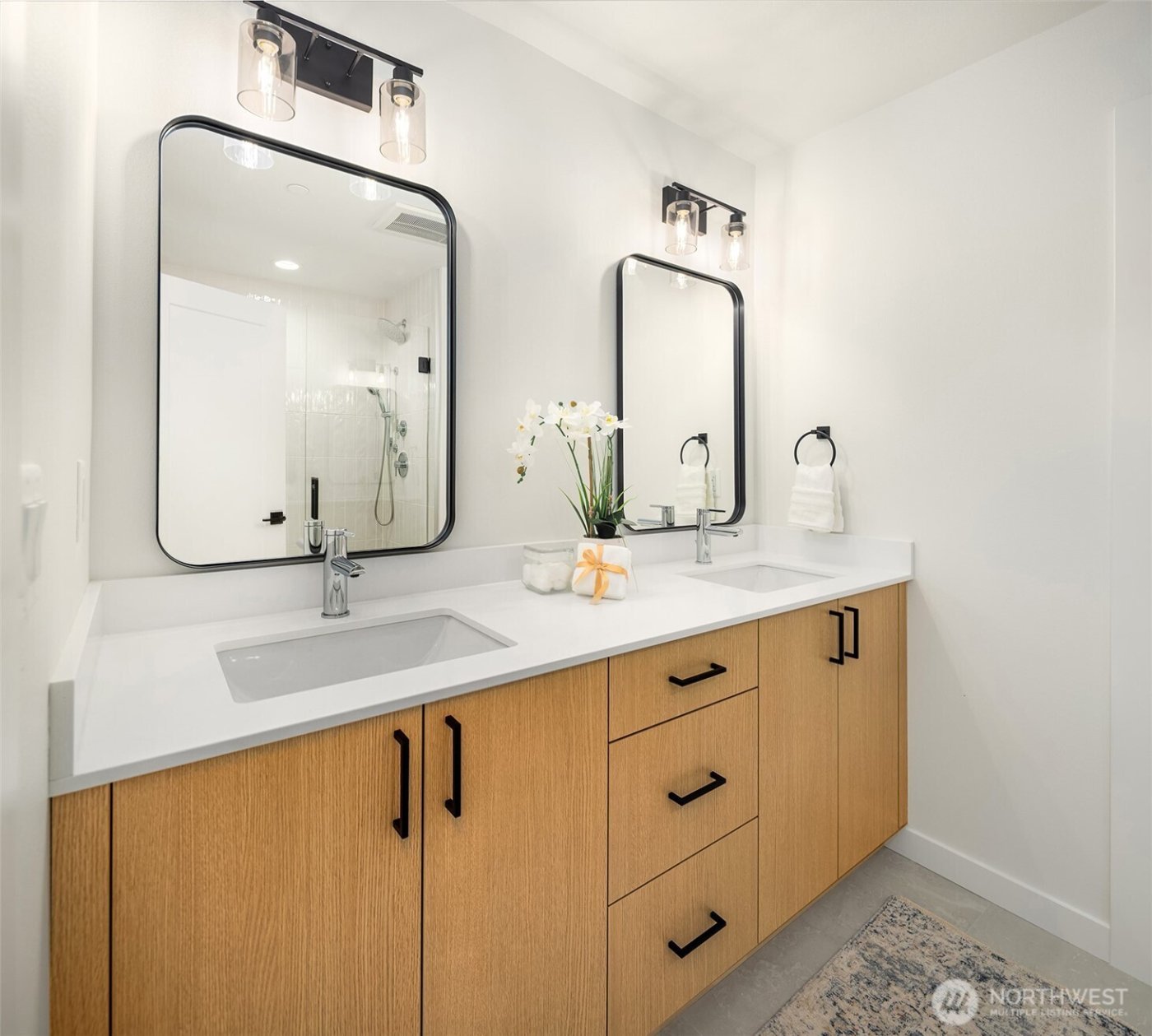 18015 2nd Avenue NE #B, Shoreline, WA 98155