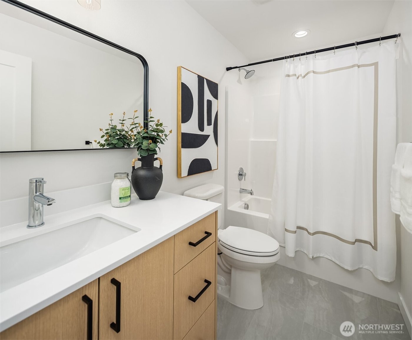 18015 2nd Avenue NE #B, Shoreline, WA 98155