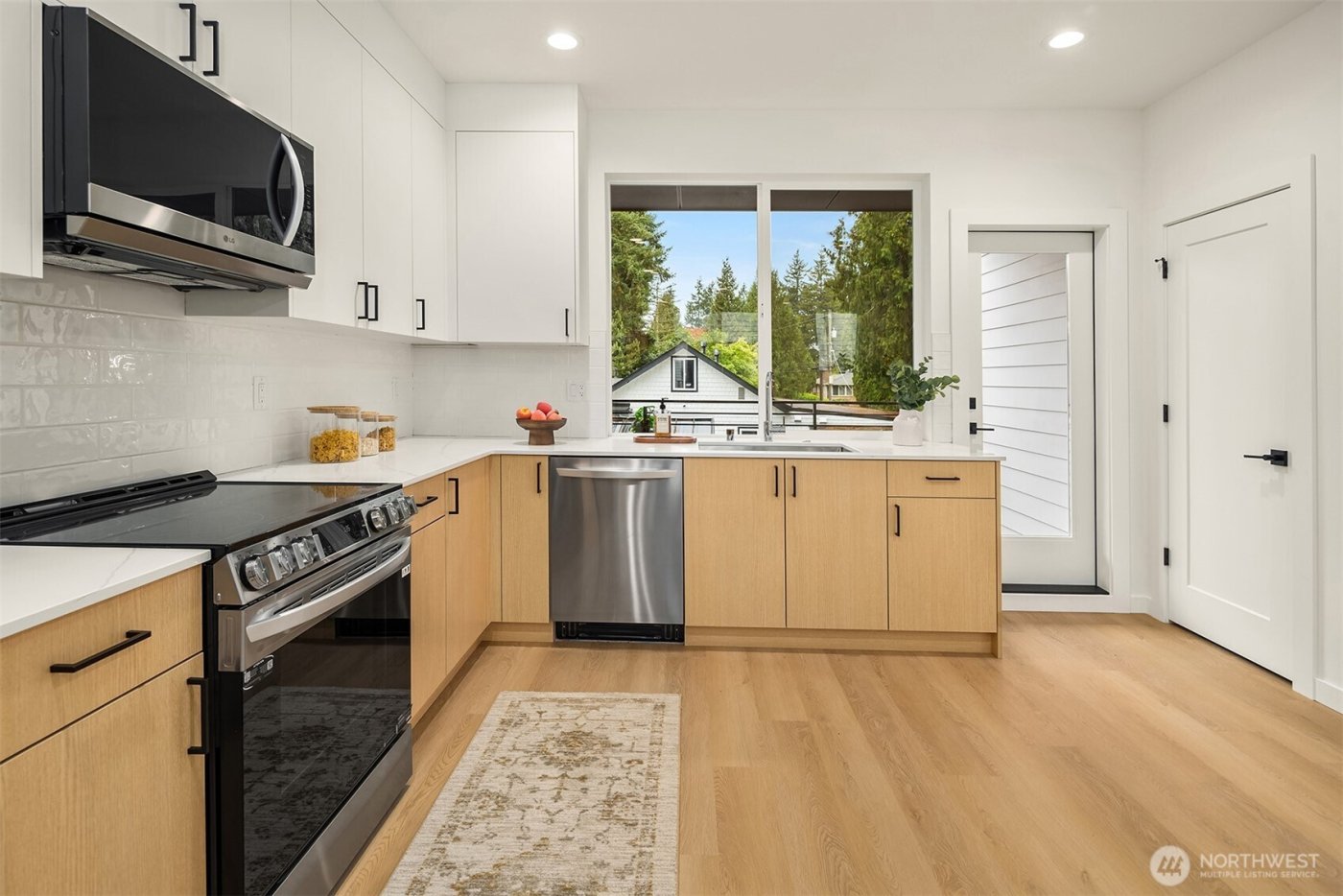 18015 2nd Avenue NE #B, Shoreline, WA 98155