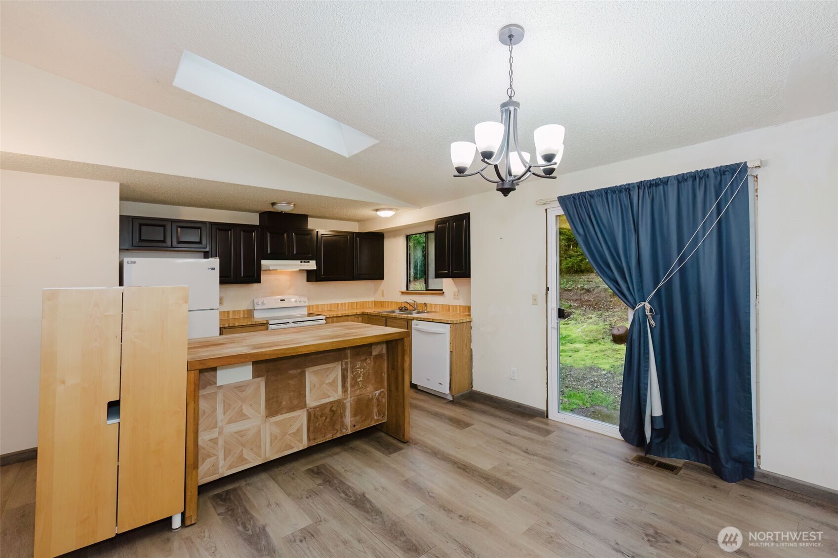 13607 W Raven Lane , Bremerton, WA 98312