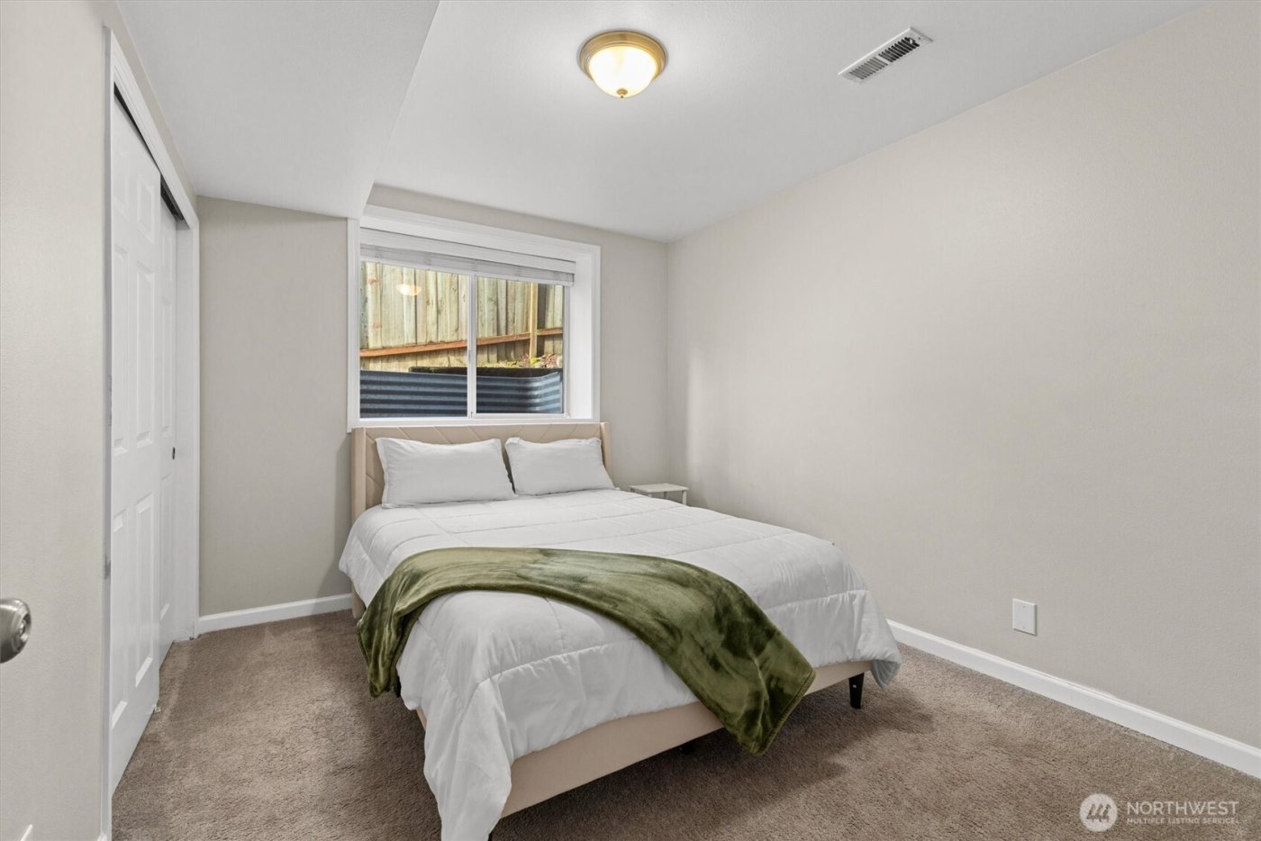 37541 21st Avenue S, Federal Way, WA 98003