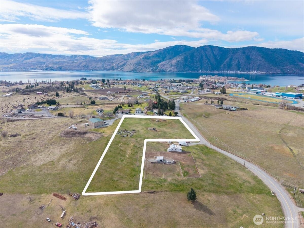 1594 Green Avenue , Manson, WA 98831