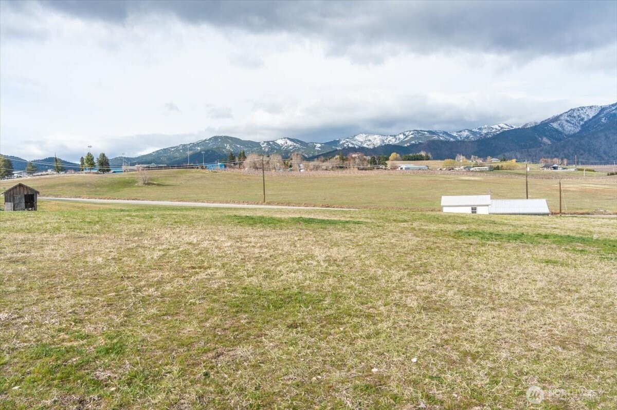 1594 Green Avenue , Manson, WA 98831