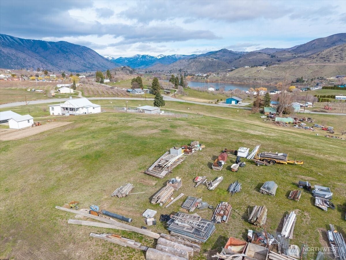 1594 Green Avenue , Manson, WA 98831