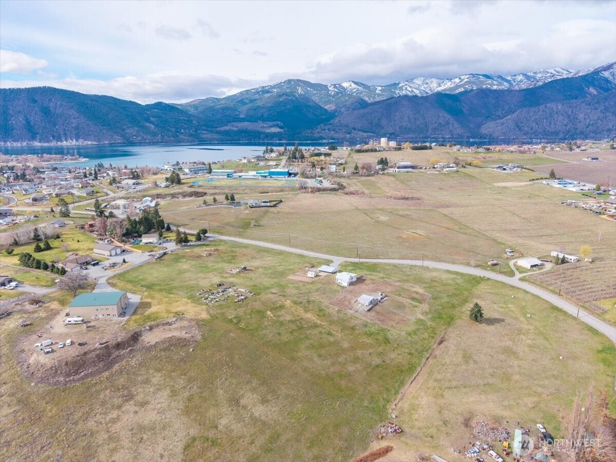 1594 Green Avenue , Manson, WA 98831