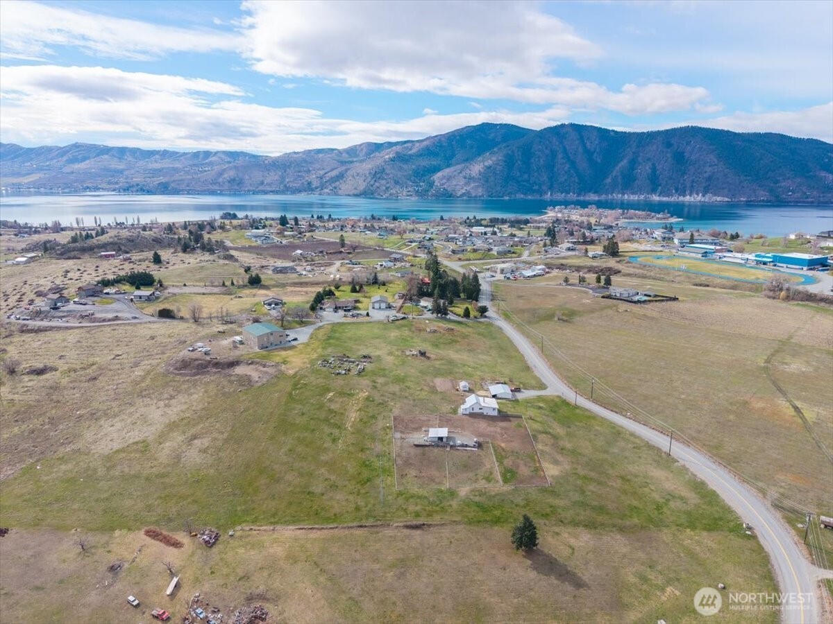 1594 Green Avenue , Manson, WA 98831