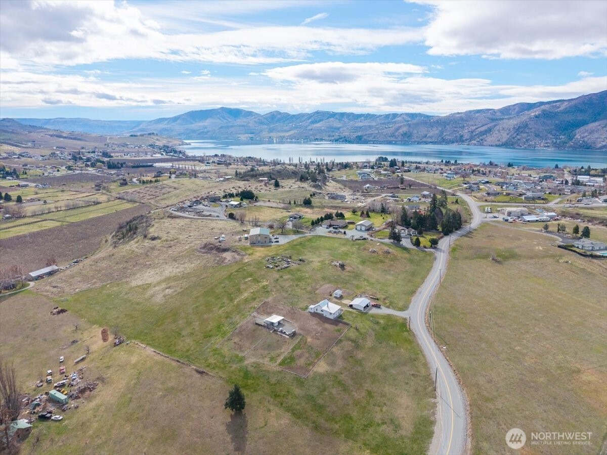 1594 Green Avenue , Manson, WA 98831