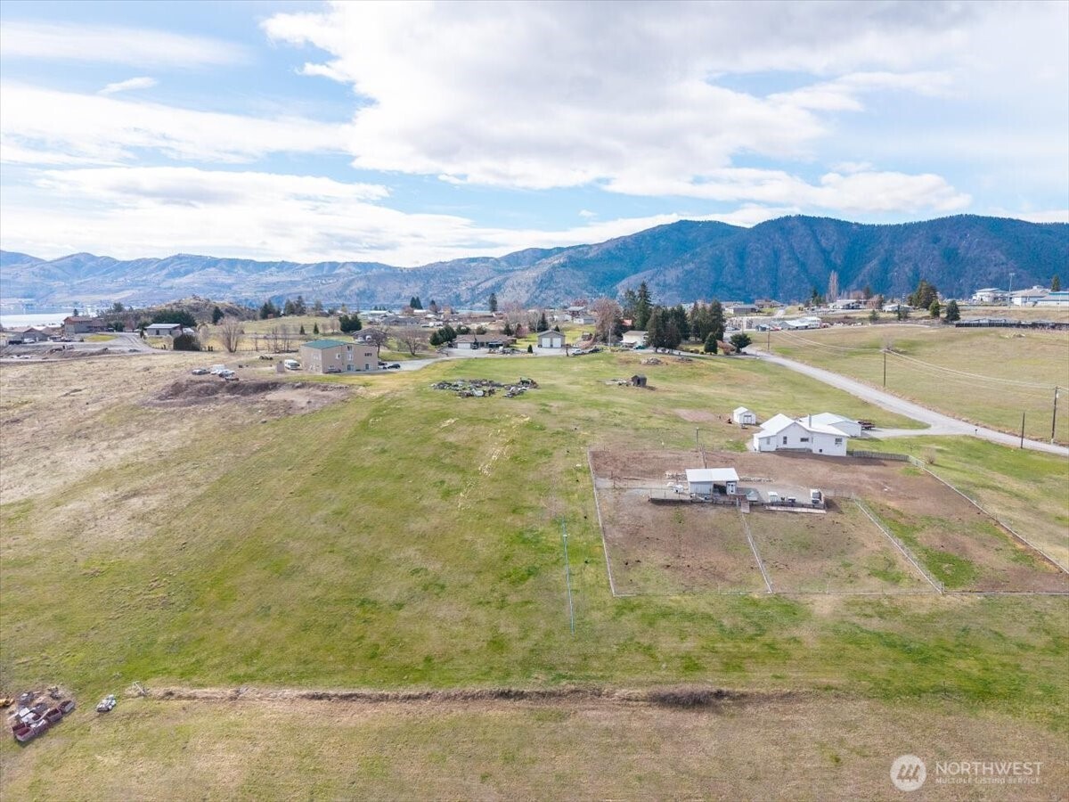 1594 Green Avenue , Manson, WA 98831