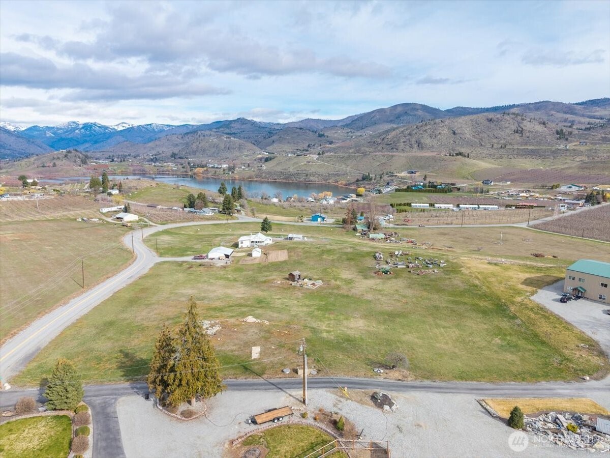 1594 Green Avenue , Manson, WA 98831