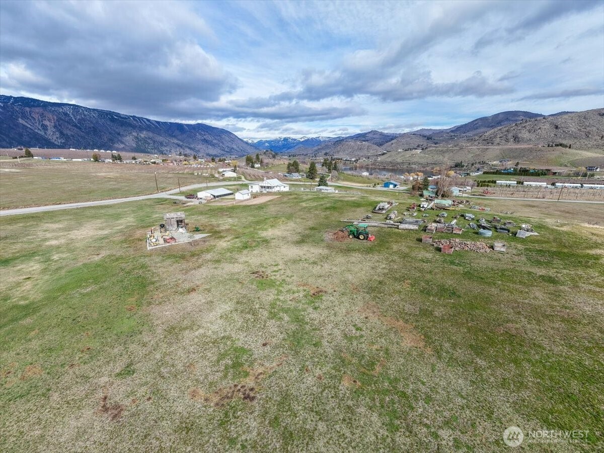 1594 Green Avenue , Manson, WA 98831