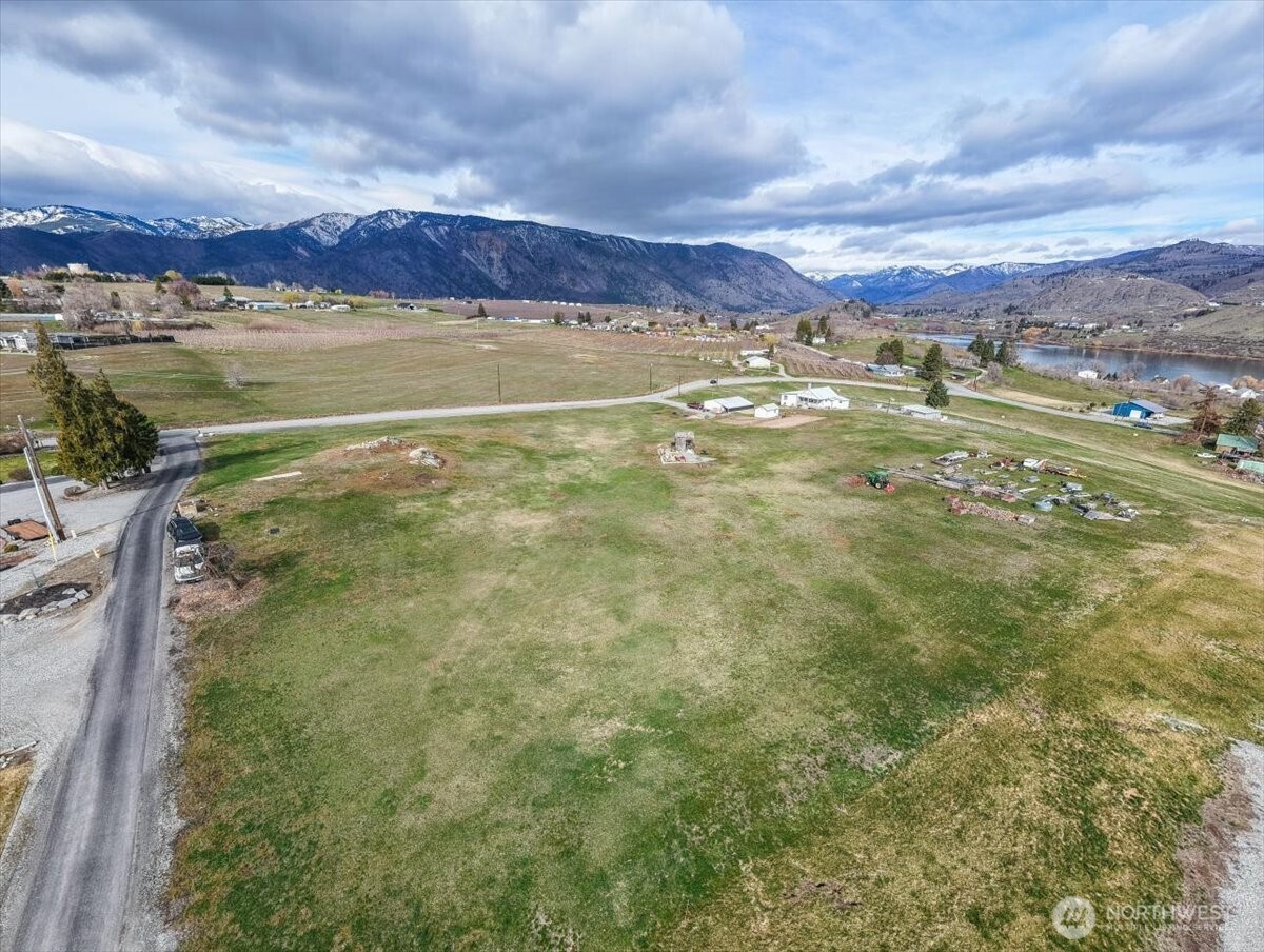 1594 Green Avenue , Manson, WA 98831