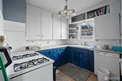 438 Front Avenue , Castle Rock, WA 98611 - Photo 12