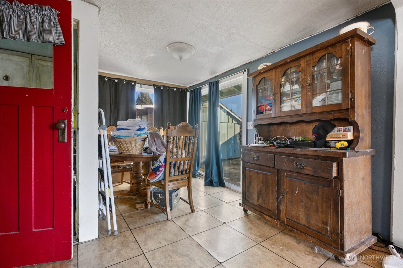 438 Front Avenue , Castle Rock, WA 98611