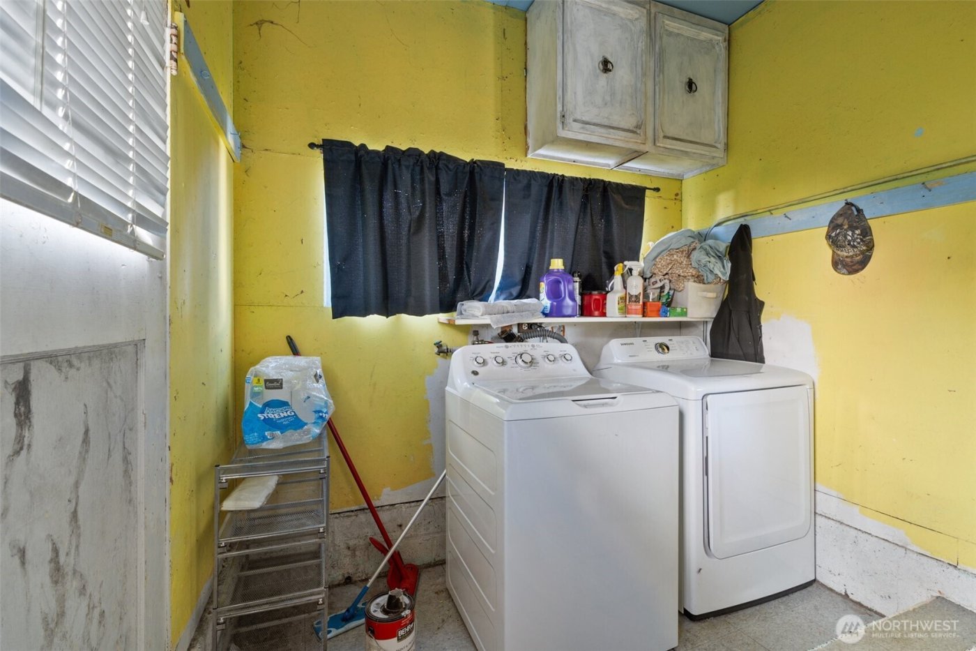 438 Front Avenue , Castle Rock, WA 98611