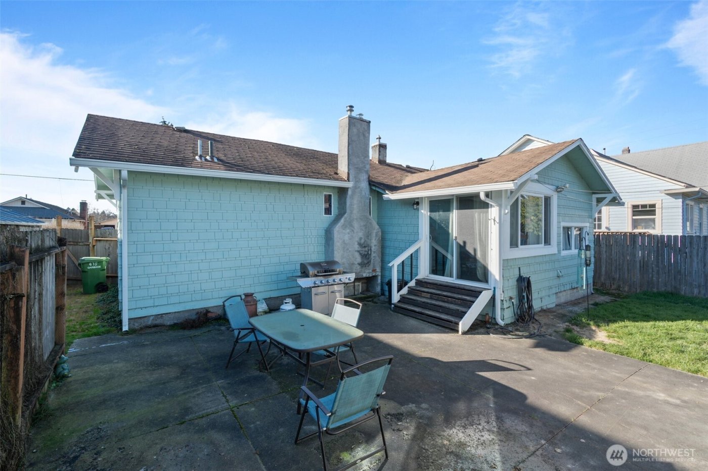 438 Front Avenue , Castle Rock, WA 98611