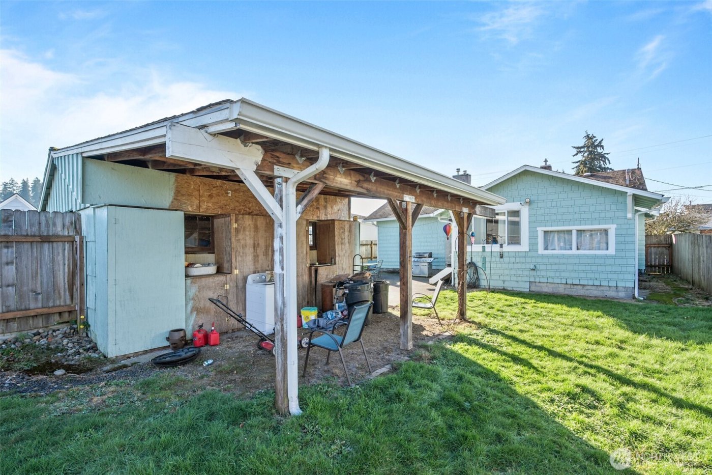 438 Front Avenue , Castle Rock, WA 98611