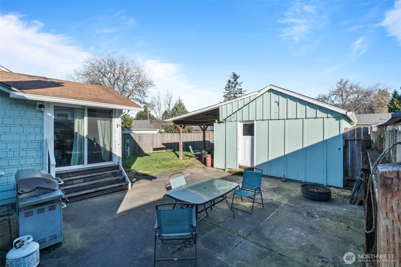 438 Front Avenue , Castle Rock, WA 98611