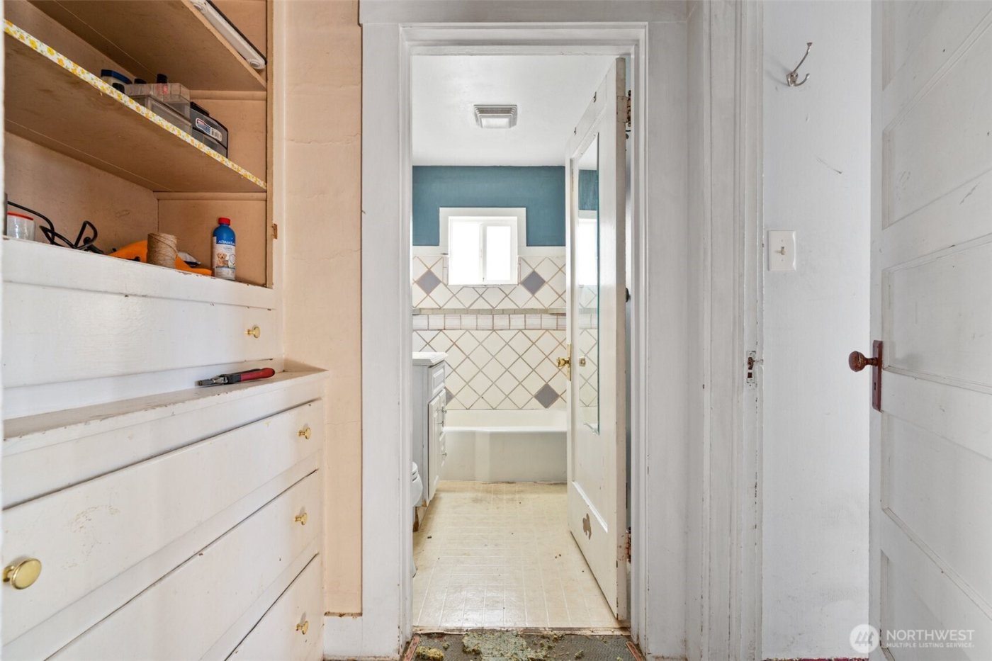 438 Front Avenue , Castle Rock, WA 98611