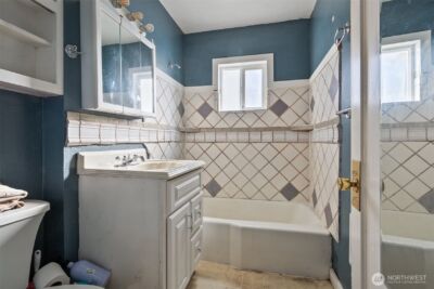 438 Front Avenue , Castle Rock, WA 98611 - Photo 9