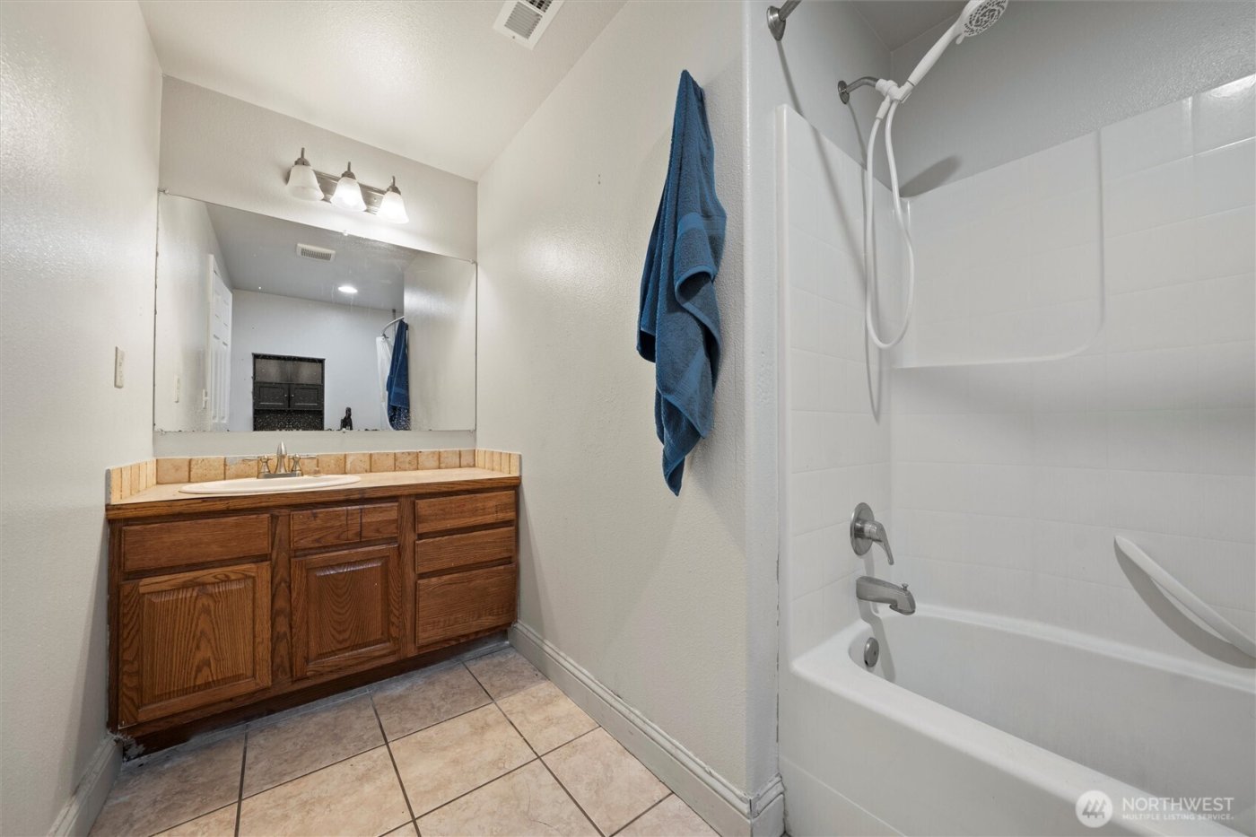 620 N Larkspur , Othello, WA 99344