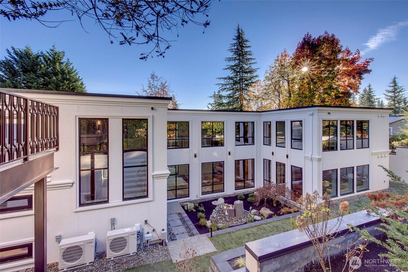 1525 79th Place NE, Medina, WA 98039