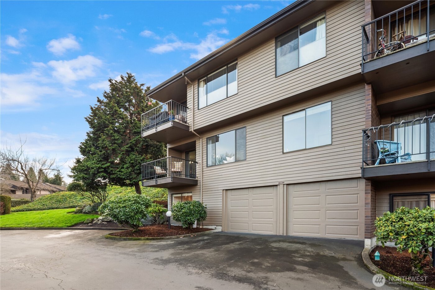 10713 Glen Acres Drive S #10713, Seattle, WA 98168