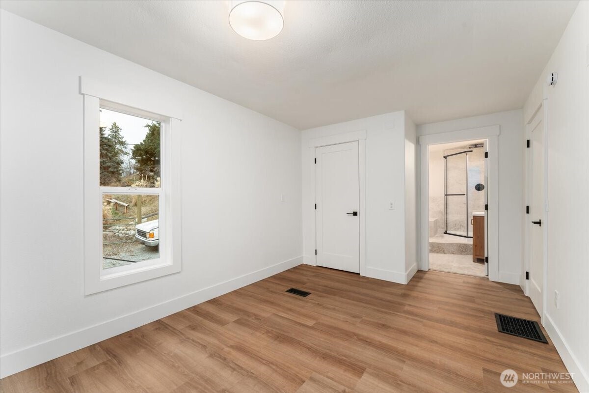 124 Boetzkes Avenue , Manson, WA 98831