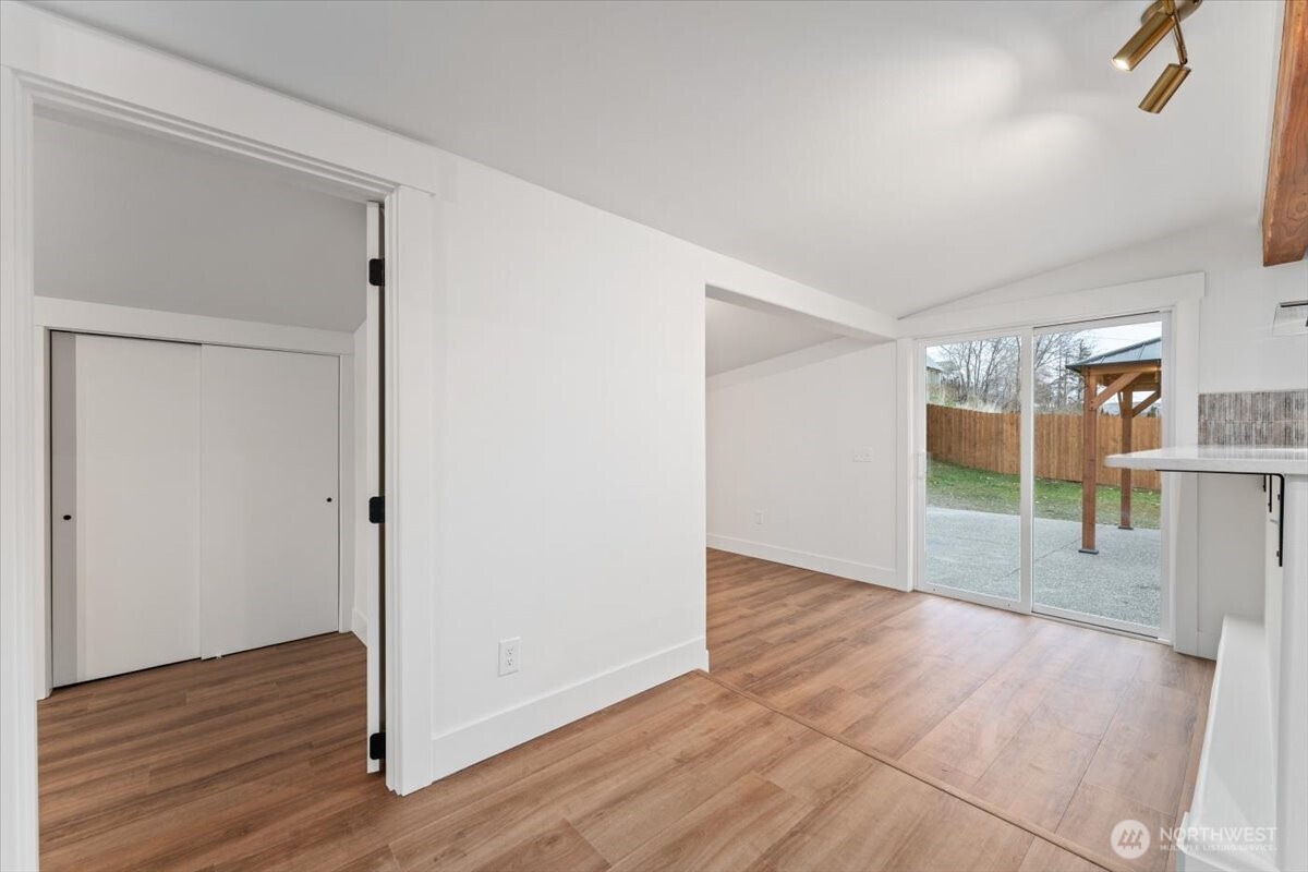 124 Boetzkes Avenue , Manson, WA 98831