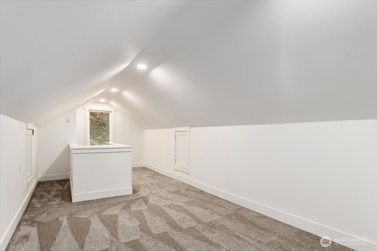 124 Boetzkes Avenue , Manson, WA 98831