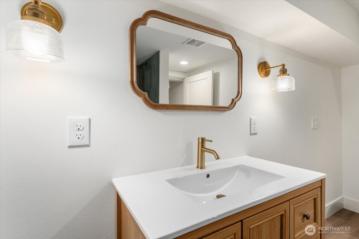 124 Boetzkes Avenue , Manson, WA 98831