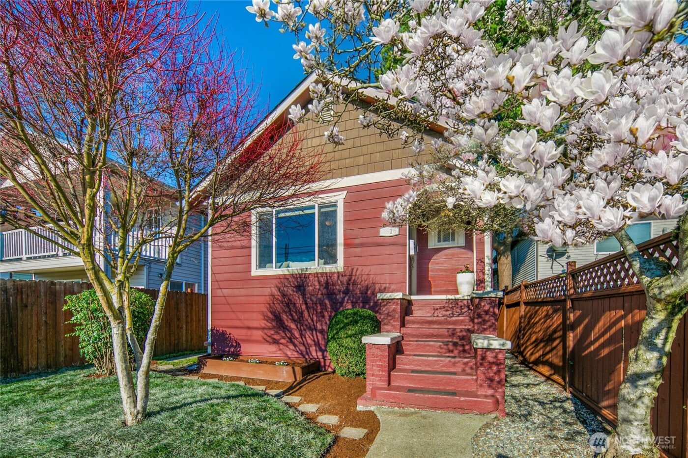 1516 S Bennett Street , Seattle, WA 98108