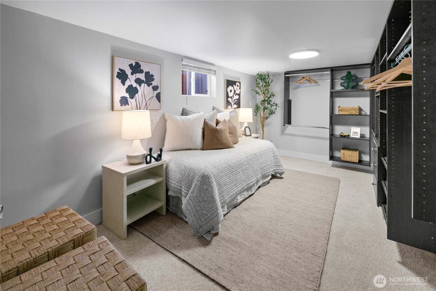 1516 S Bennett Street , Seattle, WA 98108