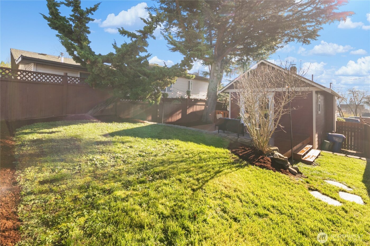 1516 S Bennett Street , Seattle, WA 98108