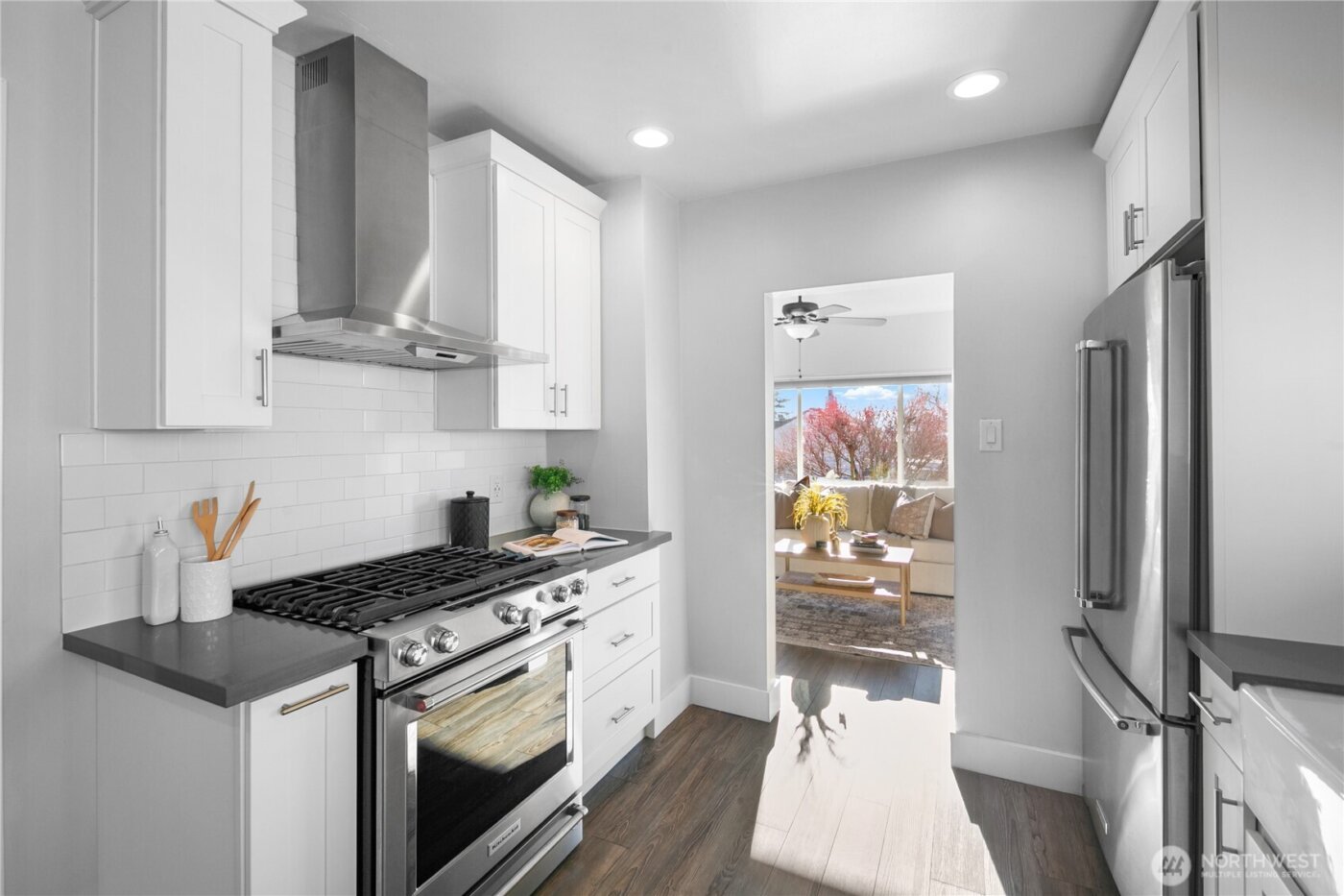 1516 S Bennett Street , Seattle, WA 98108