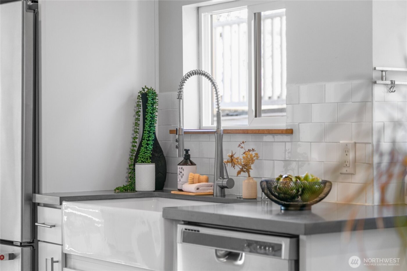 1516 S Bennett Street , Seattle, WA 98108