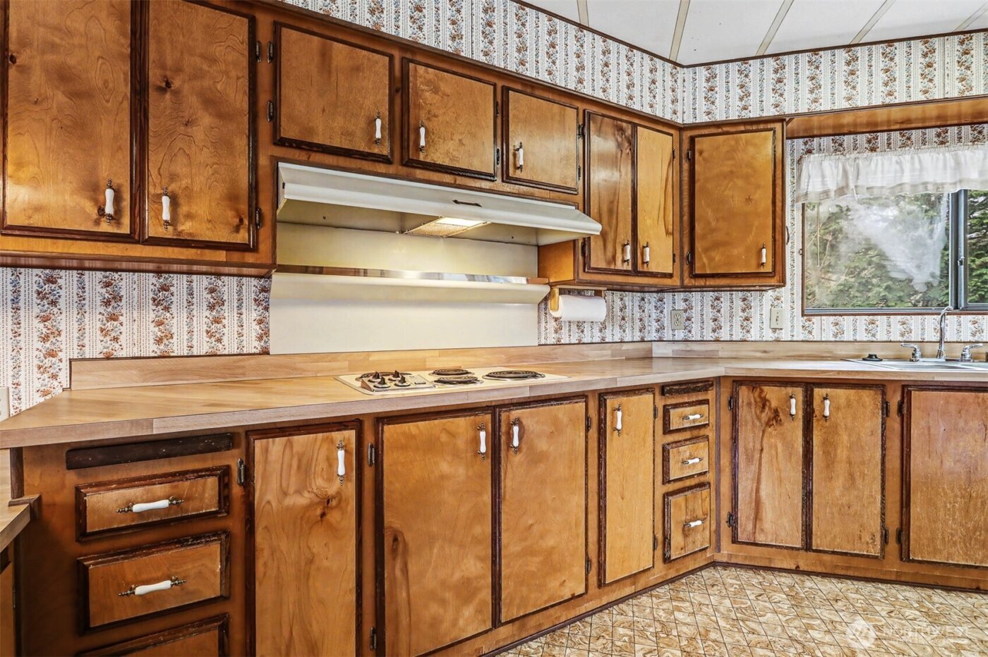 23812 Lake Drive E, Bothell, WA 98021