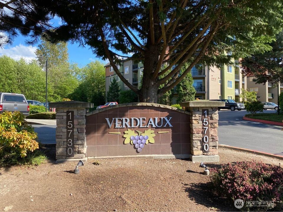 15700 116th Ave NE #204, Bothell, WA 98011