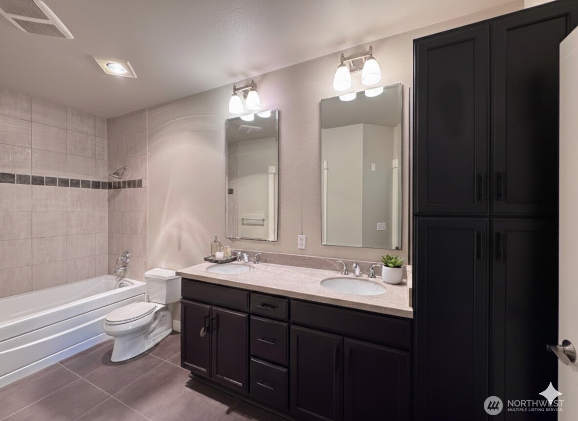 15700 116th Ave NE #204, Bothell, WA 98011