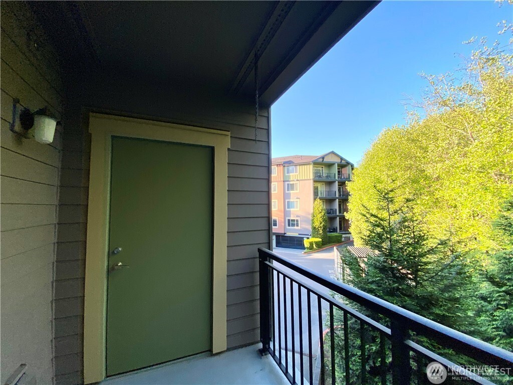 15700 116th Ave NE #204, Bothell, WA 98011