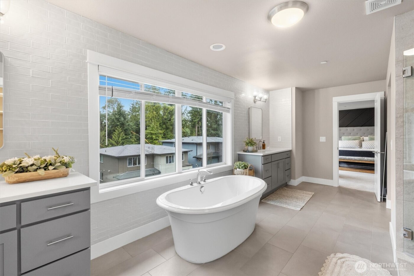 7223 NE 118th Court , Kirkland, WA 98034