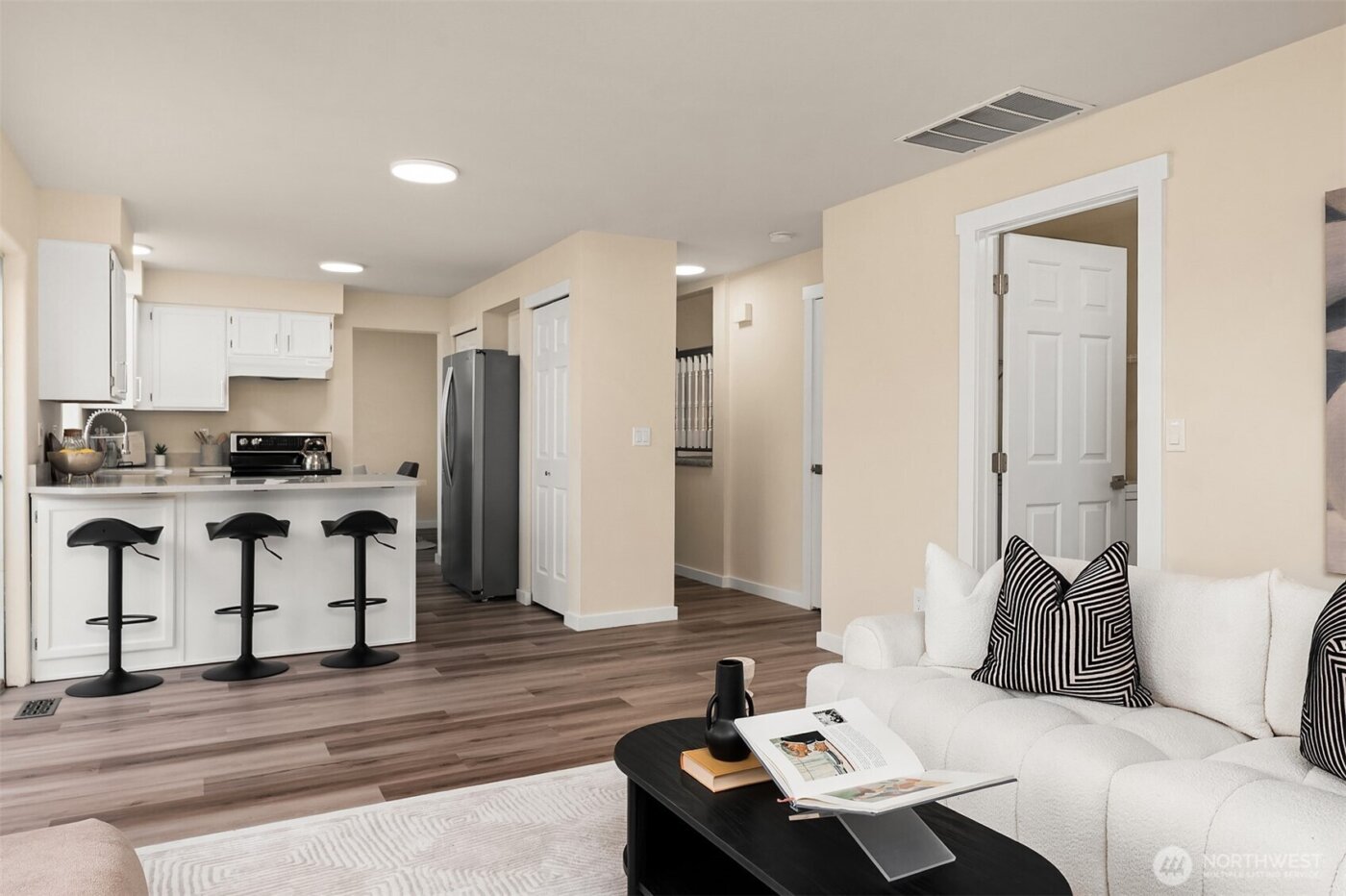 11203 SE 237th Place , Kent, WA 98031