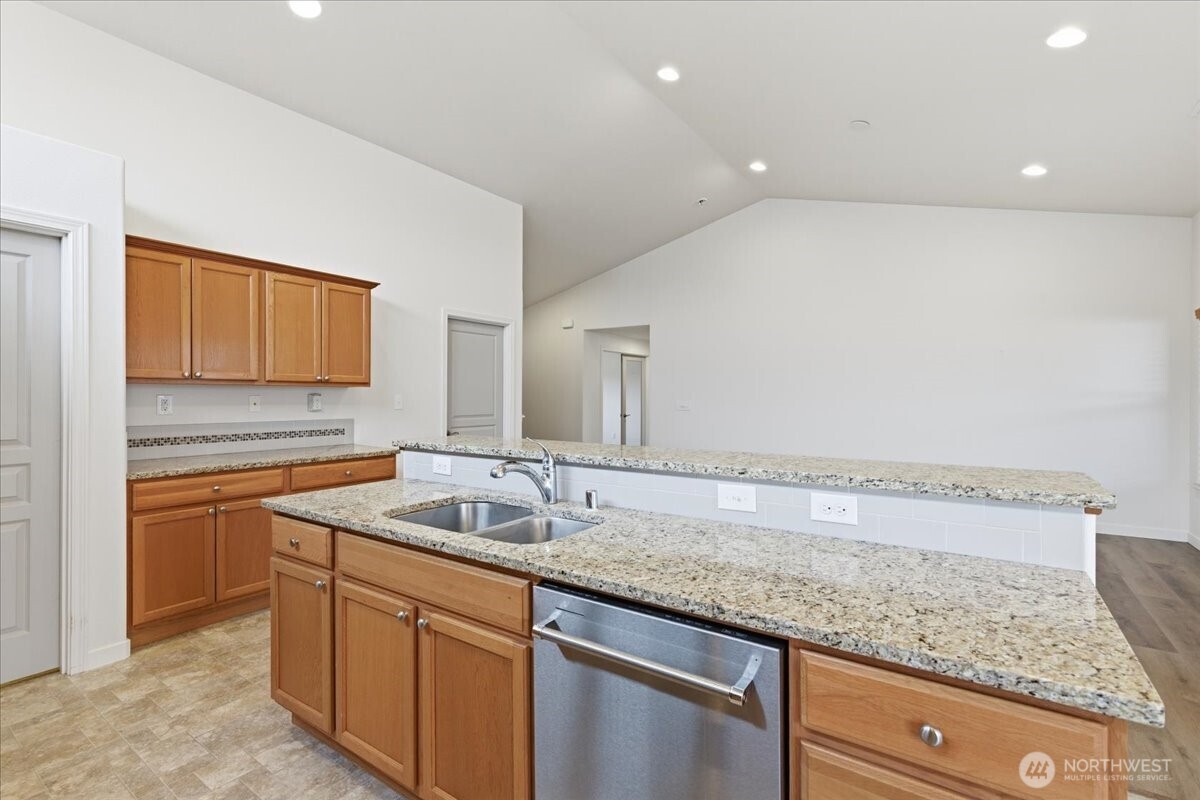 1341 E Landon Street , Moses Lake, WA 98837