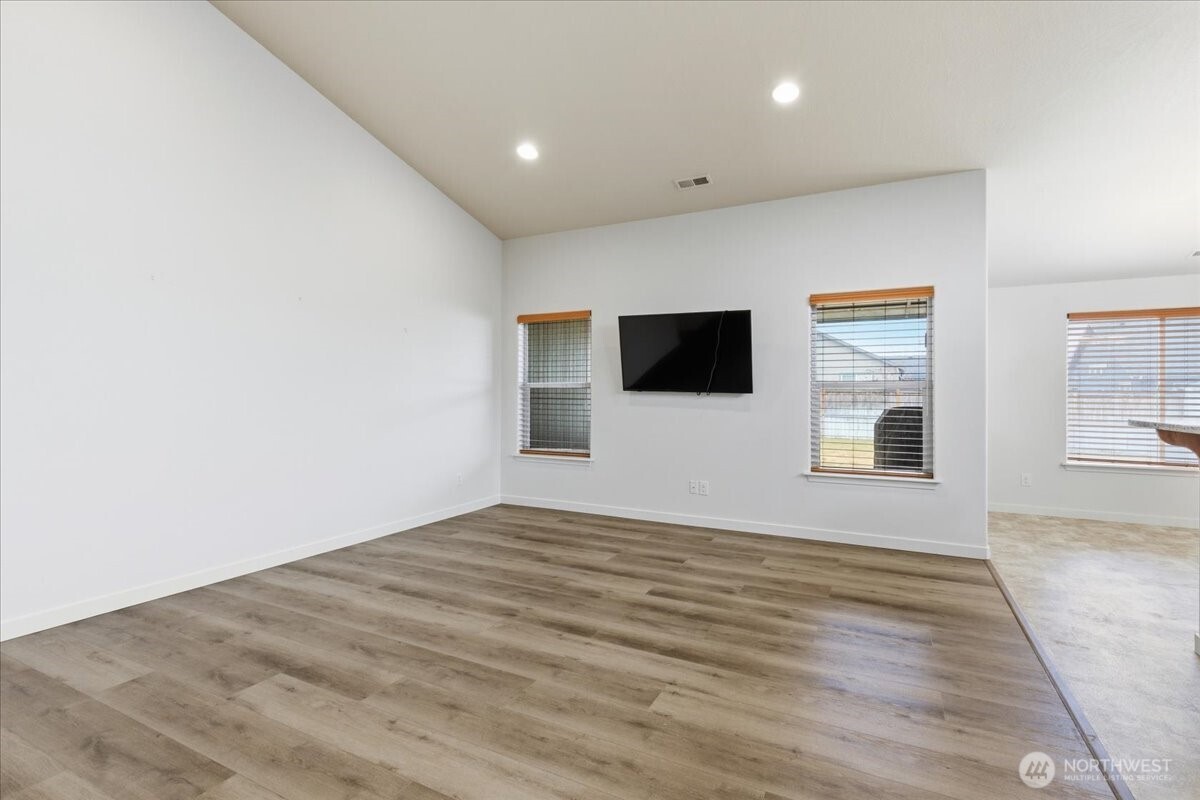 1341 E Landon Street , Moses Lake, WA 98837