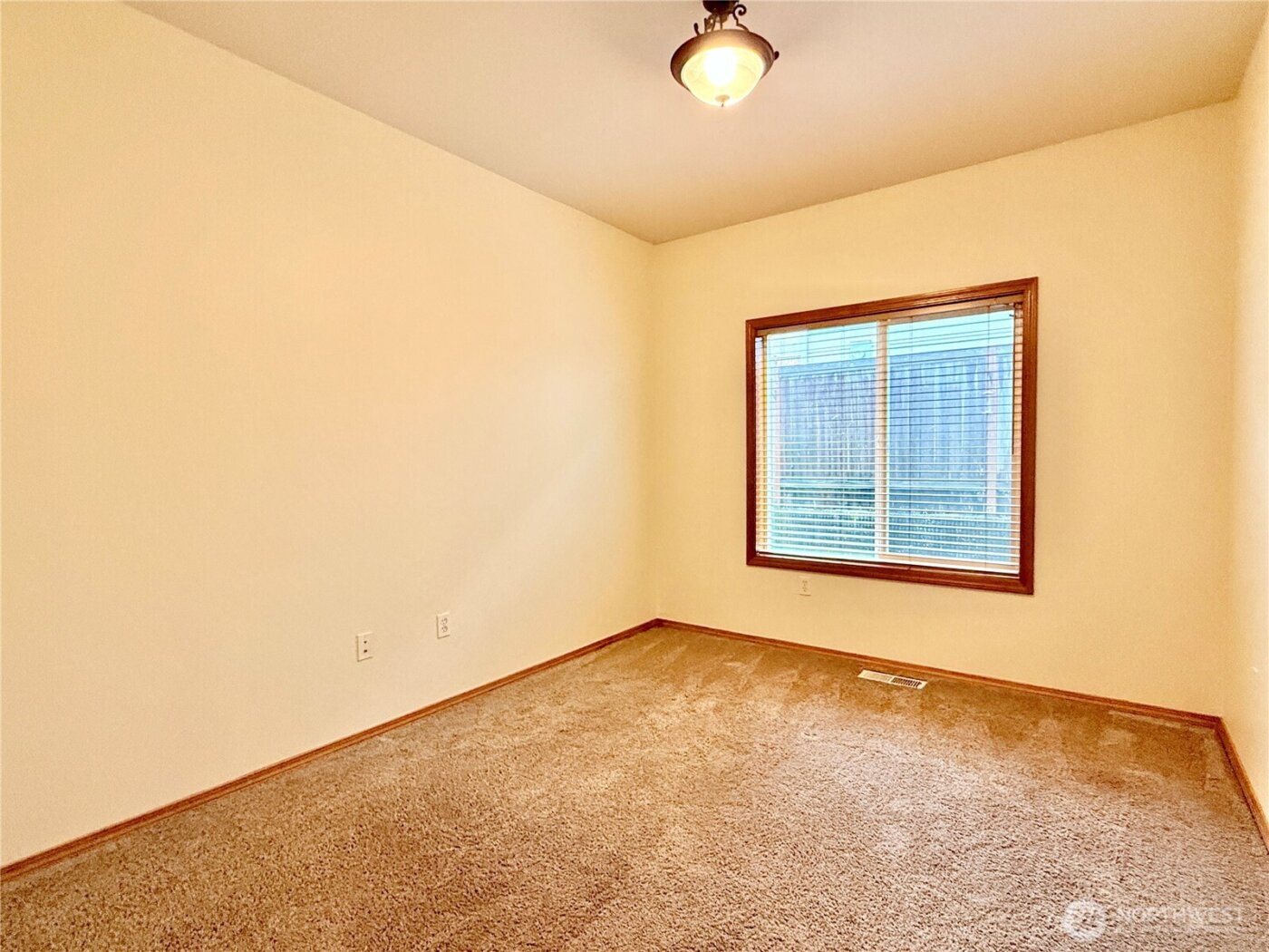 736 G Street SW, Tumwater, WA 98512