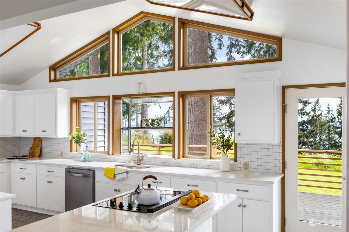 8167 Possession Ridge Lane , Clinton, WA 98236