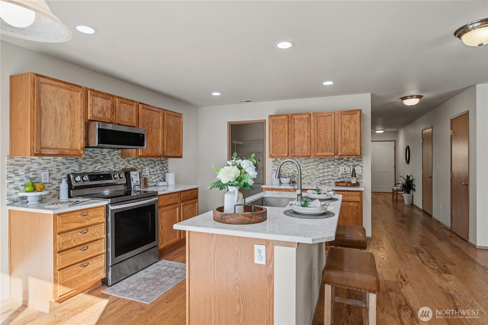 2261 Wallace Loop , Dupont, WA 98327