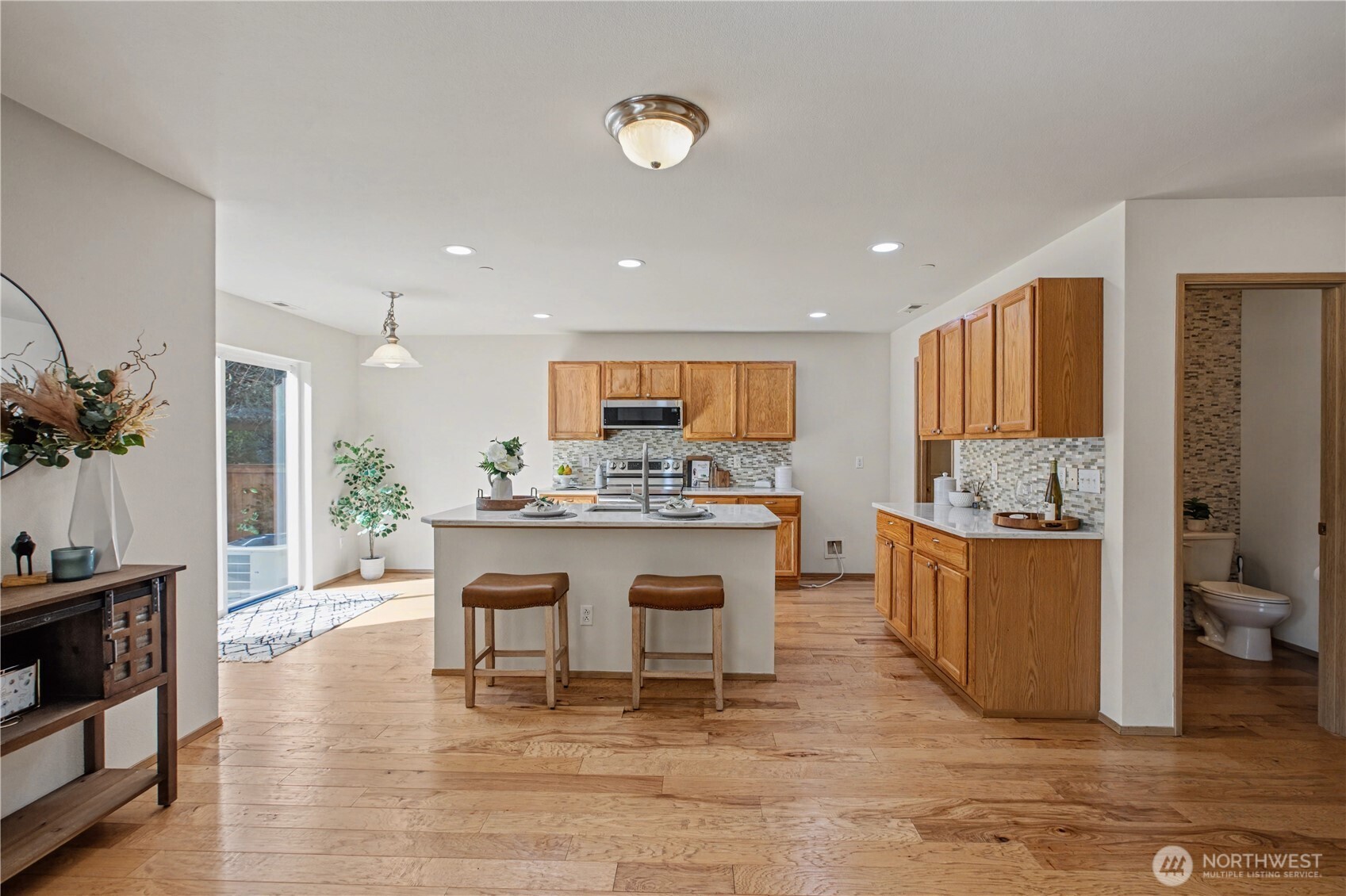 2261 Wallace Loop , Dupont, WA 98327